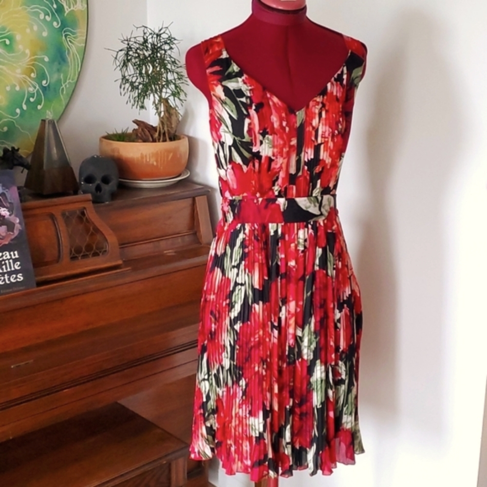 White House Black Market Floral Pleated Midi Dress – V-Neck